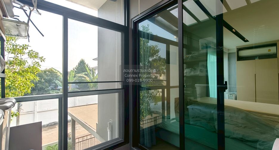 For sale 4 bedrooms house in Bang Kapi, Bangkok