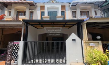 For sale 2 bedrooms townhouse in Khlong Sam Wa, Bangkok