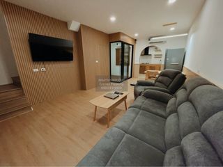 Reihenhaus zum Kauf mit 3 Zimmer in Saphan Sung, Bangkok