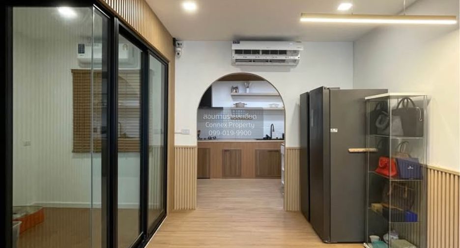 Reihenhaus zum Kauf mit 3 Zimmer in Saphan Sung, Bangkok