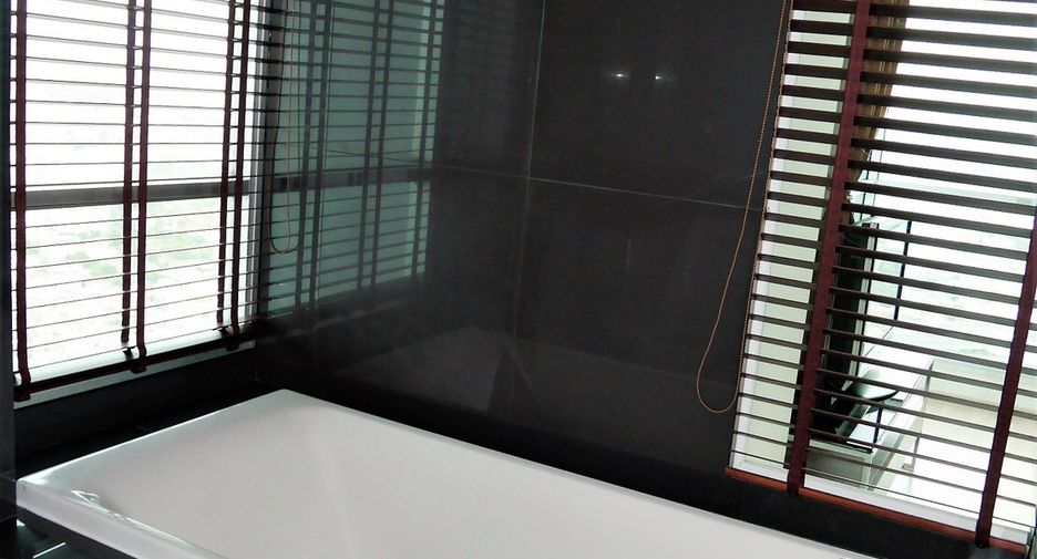 Condo en alquiler y en venta de 2 habitaciones en Sathon, Bangkok