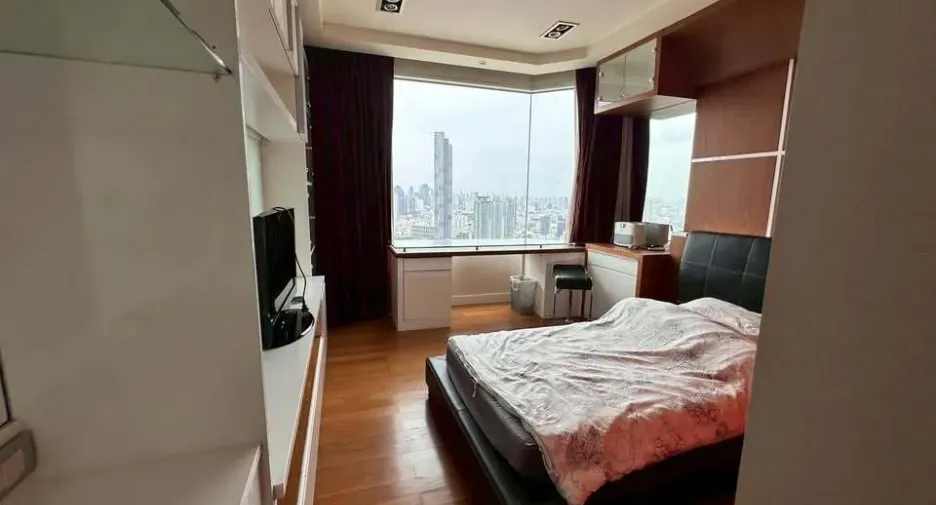 For rent 4 bedrooms condo in Bang Kho Laem, Bangkok