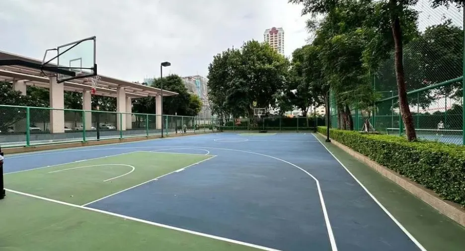 For rent 4 bedrooms condo in Bang Kho Laem, Bangkok