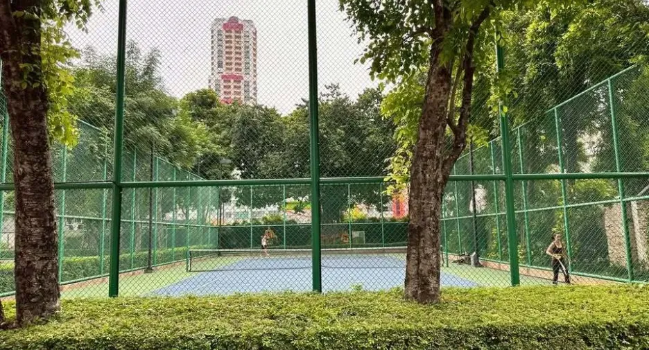 For rent 4 bedrooms condo in Bang Kho Laem, Bangkok
