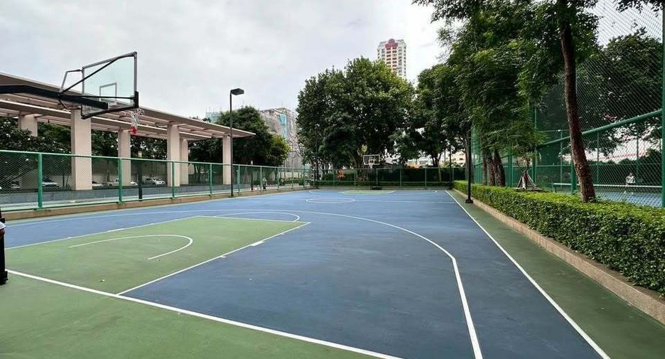 For rent 4 bedrooms condo in Bang Kho Laem, Bangkok
