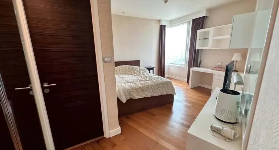 For rent 4 bedrooms condo in Bang Kho Laem, Bangkok