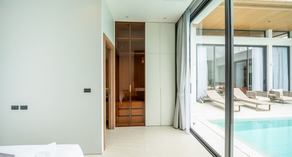 For rent 4 bedrooms villa in Mueang Phuket, Phuket