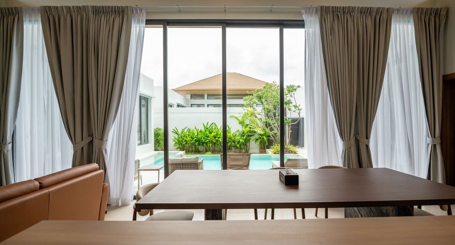 For rent 4 bedrooms villa in Mueang Phuket, Phuket