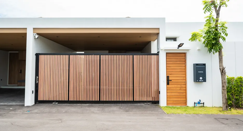 For rent 4 bedrooms villa in Mueang Phuket, Phuket