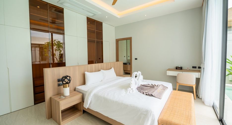 For rent 4 bedrooms villa in Mueang Phuket, Phuket