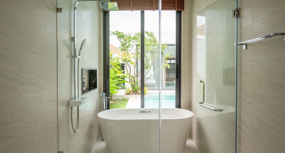 For rent 4 bedrooms villa in Mueang Phuket, Phuket
