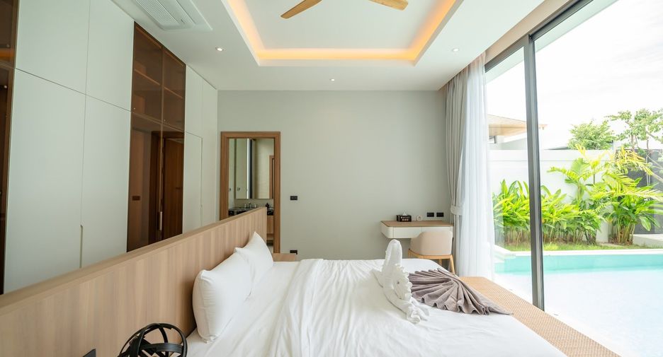 For rent 4 bedrooms villa in Mueang Phuket, Phuket