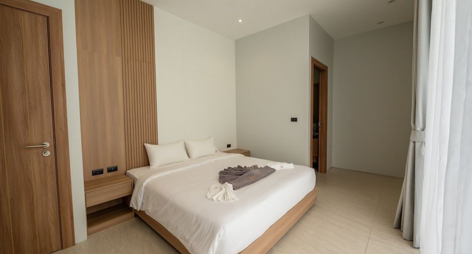 For rent 4 bedrooms villa in Mueang Phuket, Phuket