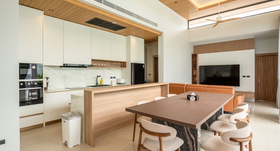 For rent 4 bedrooms villa in Mueang Phuket, Phuket