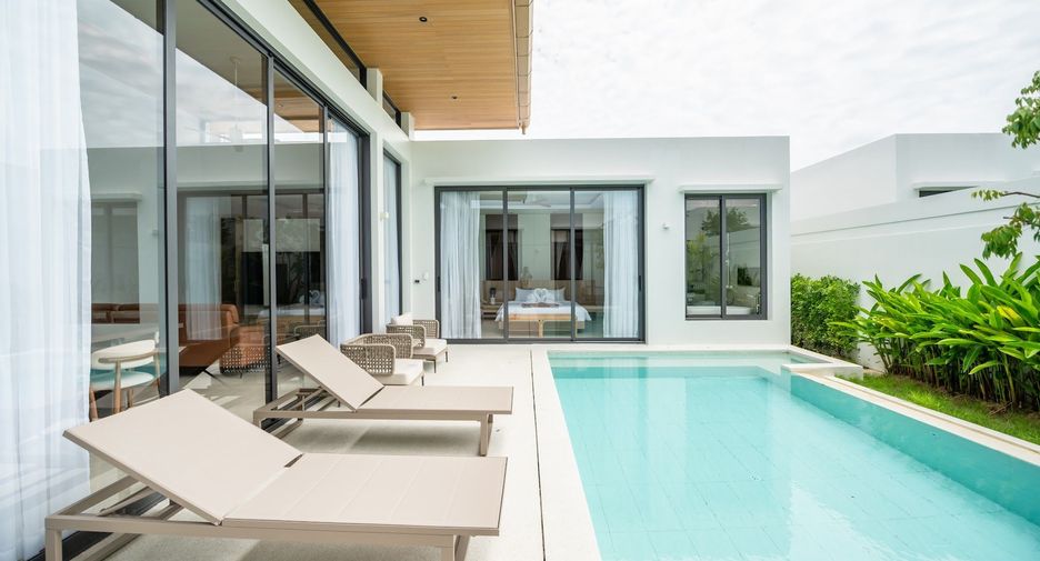 For rent 4 bedrooms villa in Mueang Phuket, Phuket