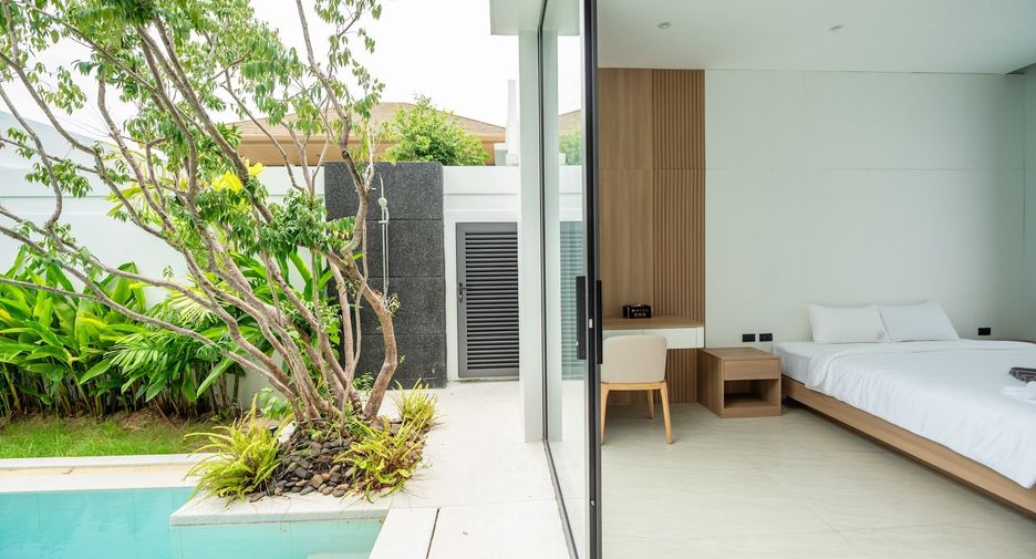For rent 4 bedrooms villa in Mueang Phuket, Phuket
