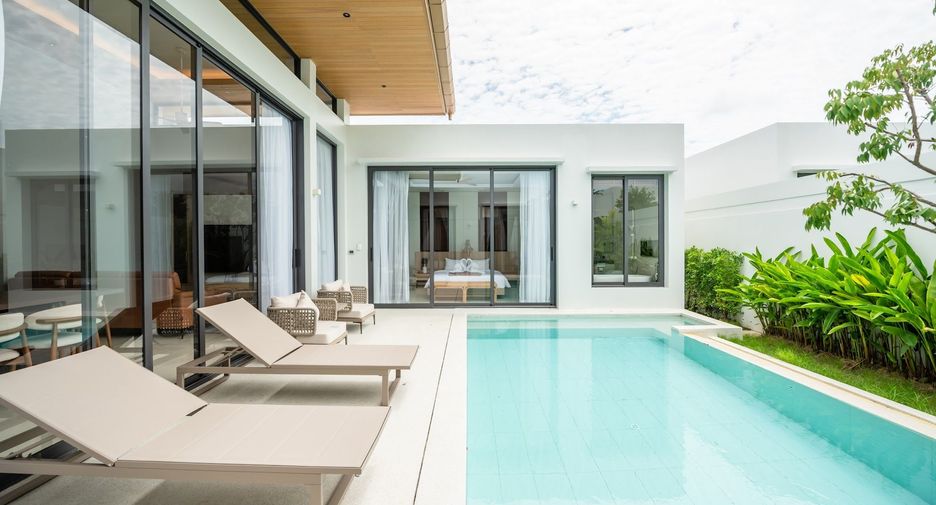 For rent 4 bedrooms villa in Mueang Phuket, Phuket