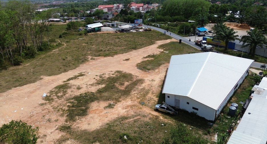 For rent 3 bedrooms retail Space in Thalang, Phuket