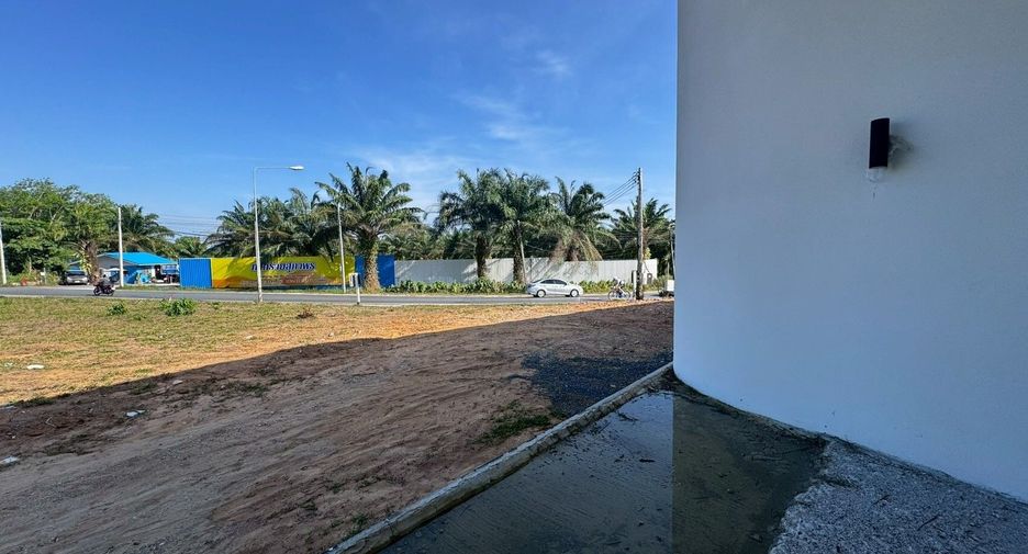 For rent 3 bedrooms retail Space in Thalang, Phuket