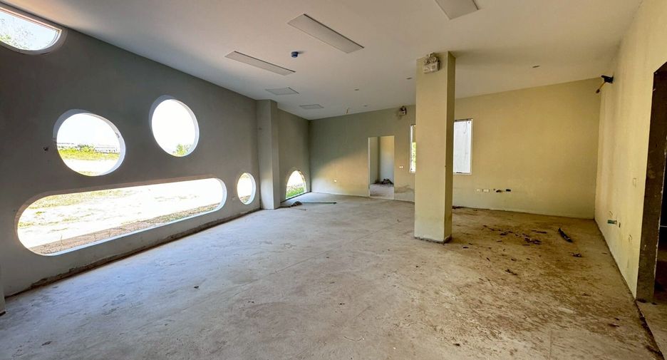 For rent 3 bedrooms retail Space in Thalang, Phuket