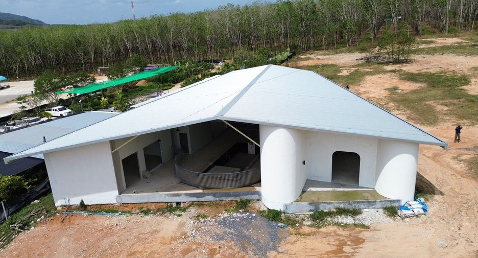 For rent 3 bedrooms retail Space in Thalang, Phuket
