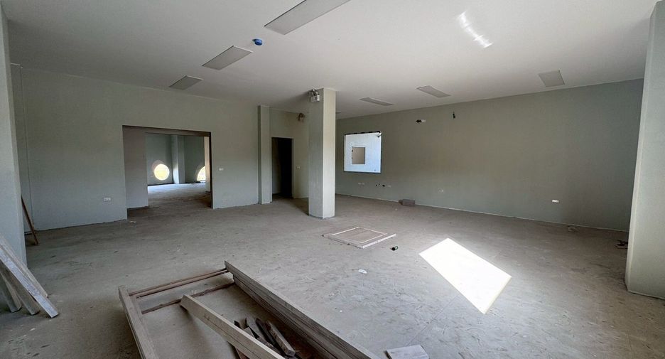 For rent 3 bedrooms retail Space in Thalang, Phuket