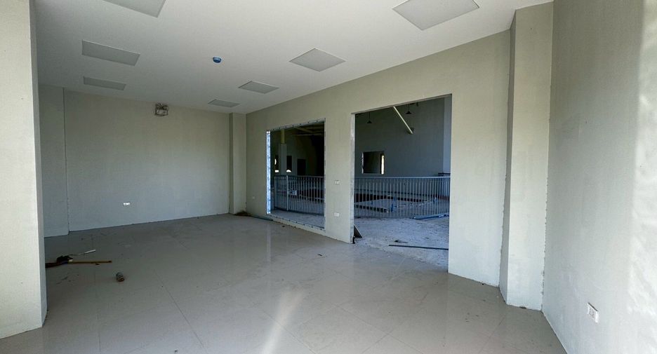 For rent 3 bedrooms retail Space in Thalang, Phuket