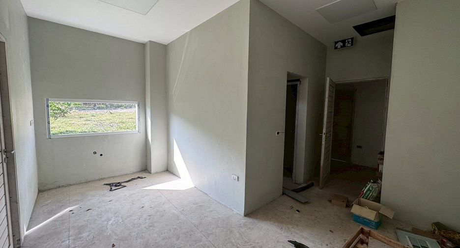 For rent 3 bedrooms retail Space in Thalang, Phuket