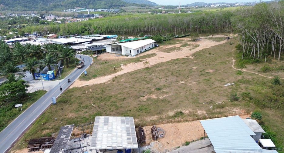 For rent 3 bedrooms retail Space in Thalang, Phuket