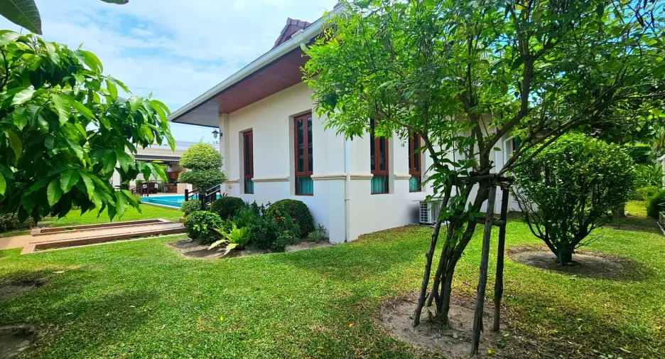For sale 4 bedrooms villa in Hua Hin, Prachuap Khiri Khan