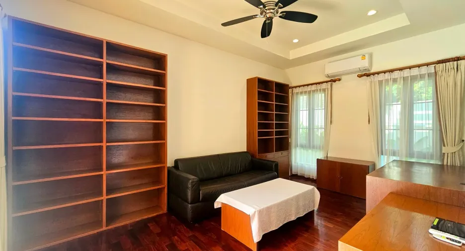 For sale 4 bedrooms villa in Hua Hin, Prachuap Khiri Khan