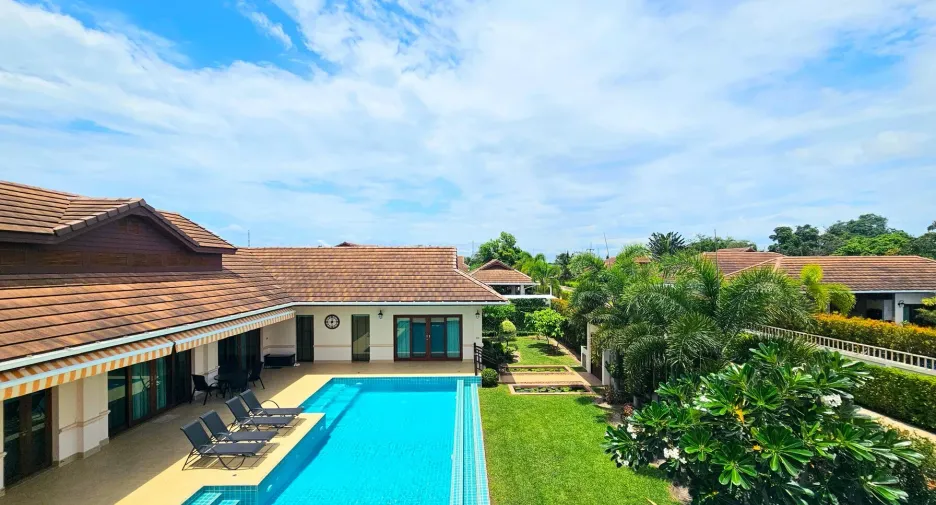 For sale 4 bedrooms villa in Hua Hin, Prachuap Khiri Khan