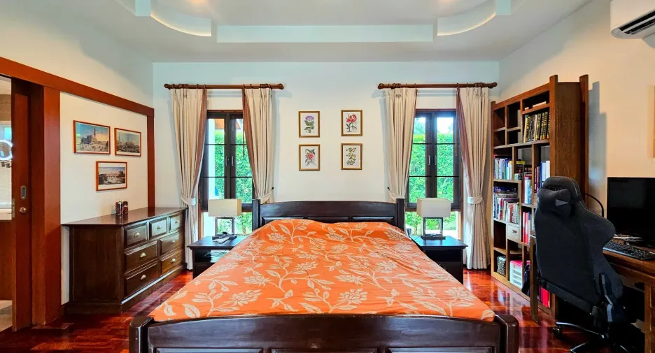 For sale 4 bedrooms villa in Hua Hin, Prachuap Khiri Khan