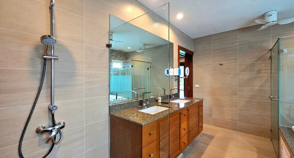 For sale 4 bedrooms villa in Hua Hin, Prachuap Khiri Khan