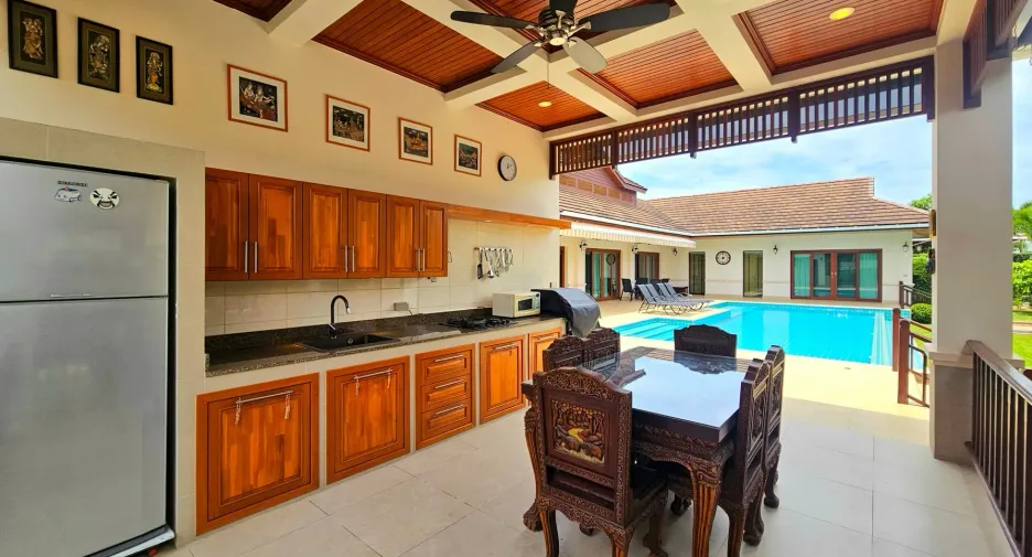 For sale 4 bedrooms villa in Hua Hin, Prachuap Khiri Khan