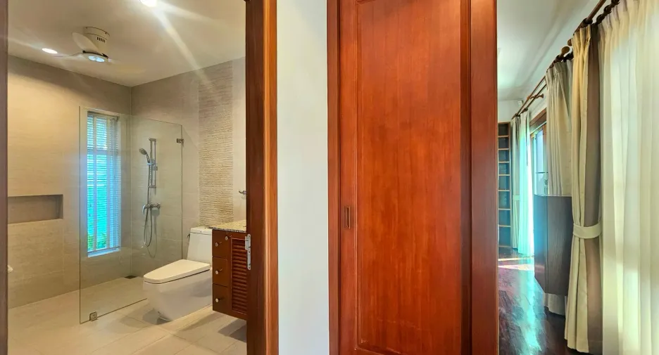 For sale 4 bedrooms villa in Hua Hin, Prachuap Khiri Khan