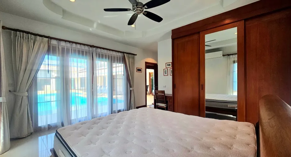 For sale 4 bedrooms villa in Hua Hin, Prachuap Khiri Khan