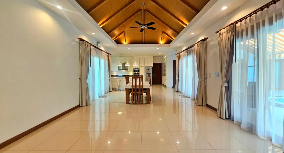 For sale 4 bedrooms villa in Hua Hin, Prachuap Khiri Khan