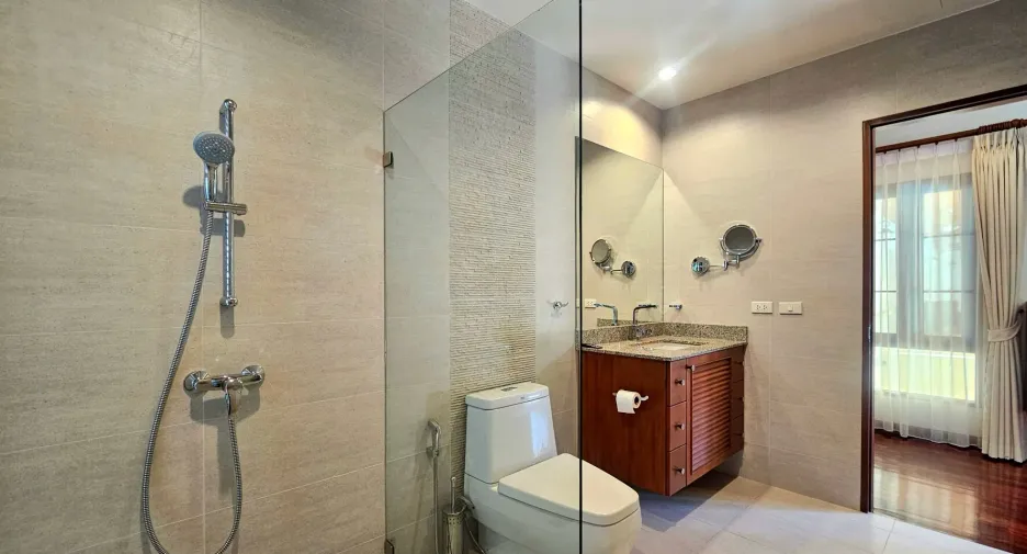 For sale 4 bedrooms villa in Hua Hin, Prachuap Khiri Khan