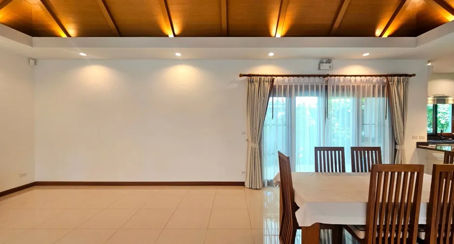 For sale 4 bedrooms villa in Hua Hin, Prachuap Khiri Khan