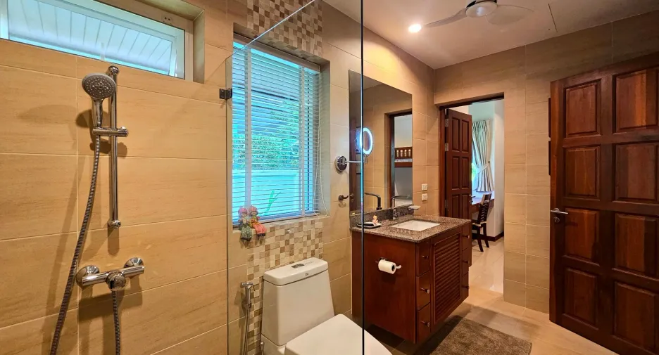 For sale 4 bedrooms villa in Hua Hin, Prachuap Khiri Khan