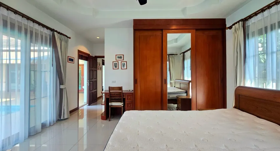 For sale 4 bedrooms villa in Hua Hin, Prachuap Khiri Khan