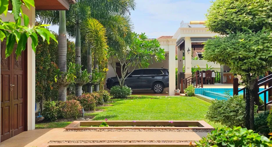 For sale 4 bedrooms villa in Hua Hin, Prachuap Khiri Khan