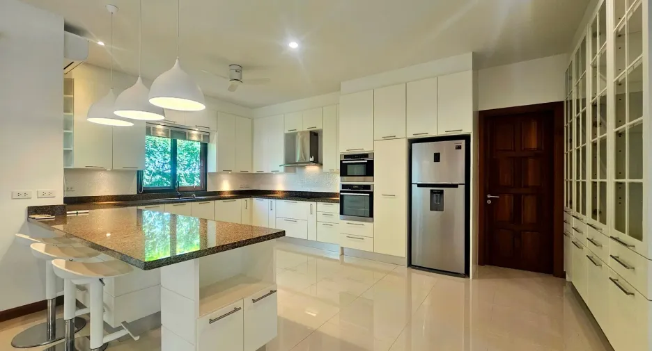 For sale 4 bedrooms villa in Hua Hin, Prachuap Khiri Khan