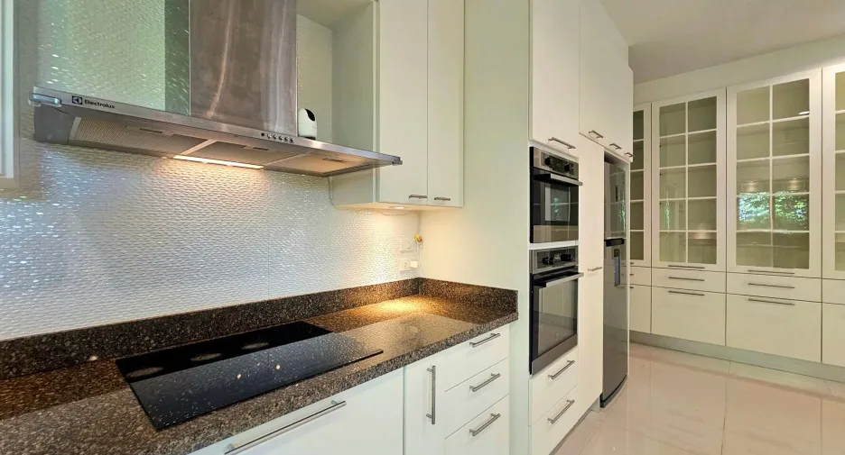 For sale 4 bedrooms villa in Hua Hin, Prachuap Khiri Khan