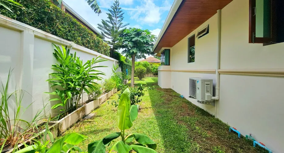 For sale 4 bedrooms villa in Hua Hin, Prachuap Khiri Khan