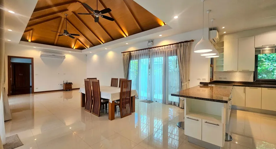 For sale 4 bedrooms villa in Hua Hin, Prachuap Khiri Khan