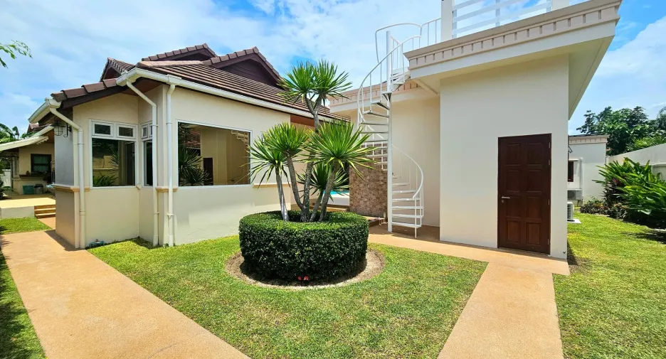 For sale 4 bedrooms villa in Hua Hin, Prachuap Khiri Khan