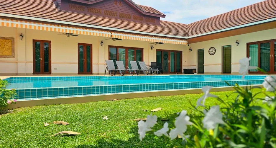 For sale 4 bedrooms villa in Hua Hin, Prachuap Khiri Khan