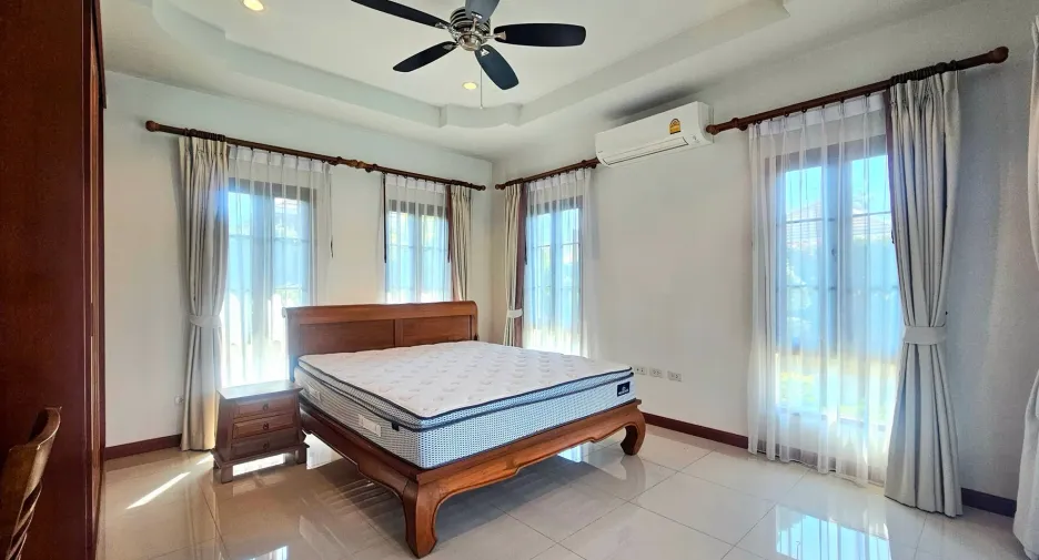 For sale 4 bedrooms villa in Hua Hin, Prachuap Khiri Khan